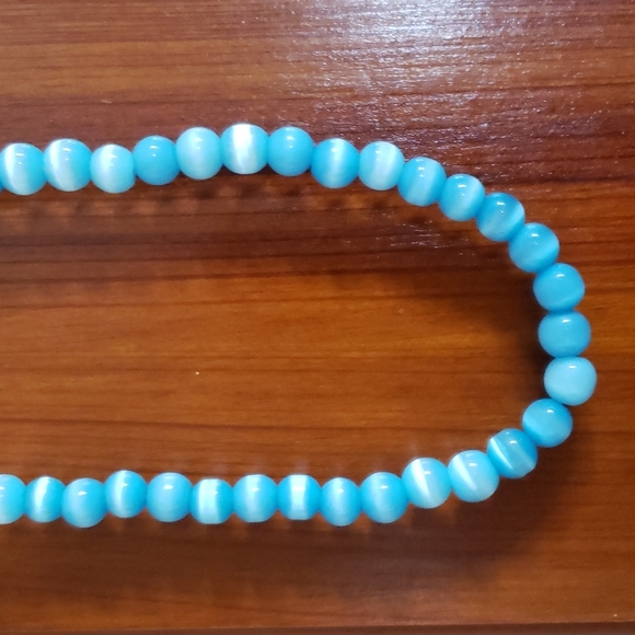 Vintage Shimmery Pearlescent Baby Blue Bead Necklace - Picture 5 of 5